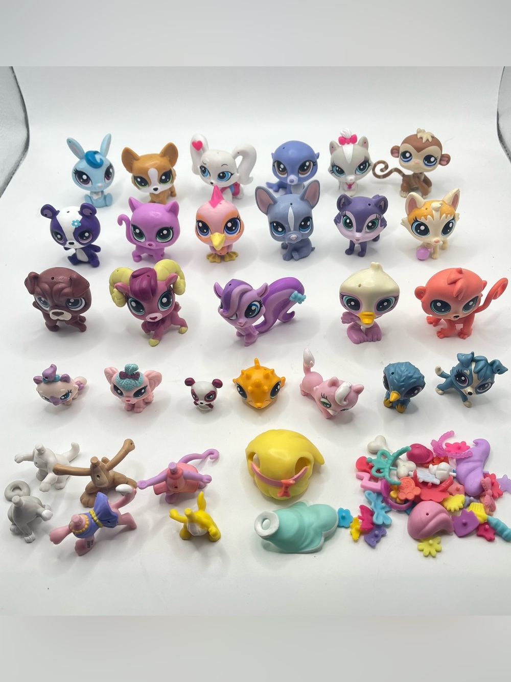 Littlest Pet Shop LPS Mixed Animal Figures / Accessories Lot Of 25